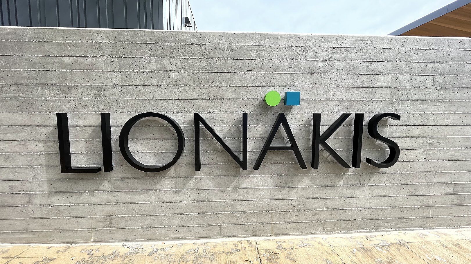 Lionakis 17