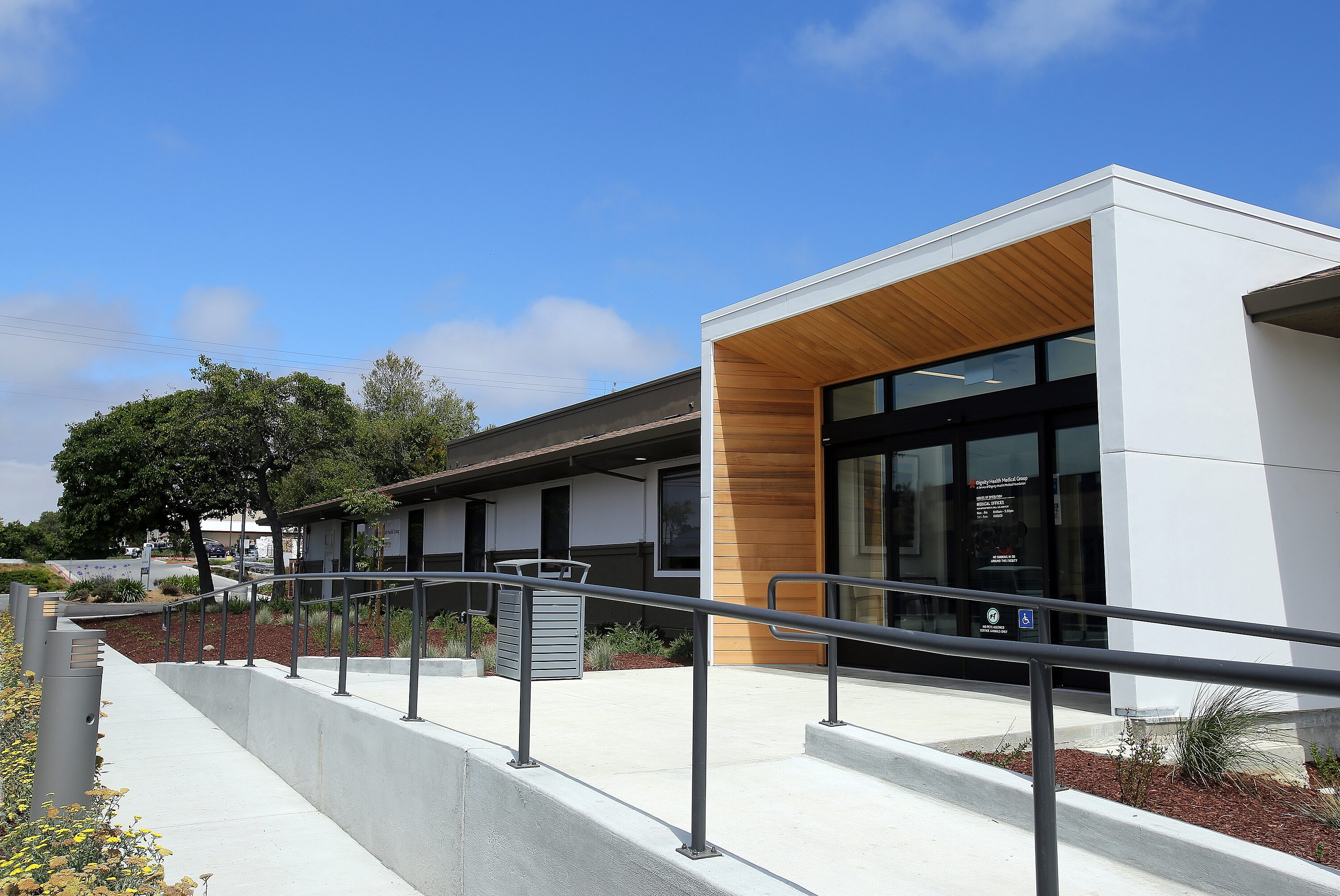 Photo of Dignity Health Watsonville clinic exterior