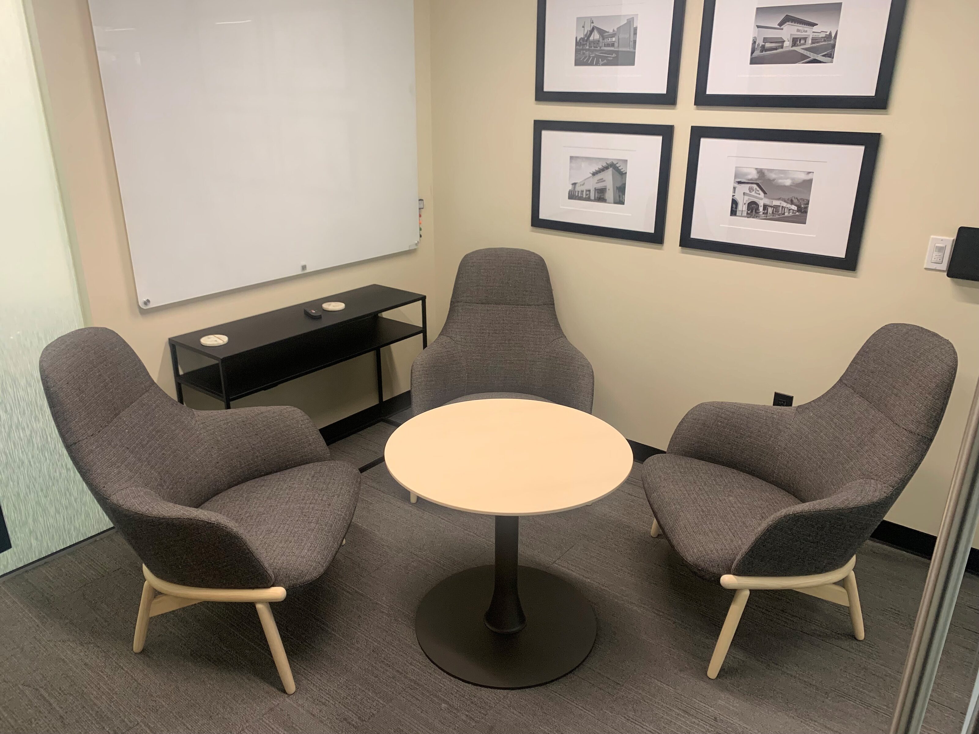 Raleys Executive Lounge