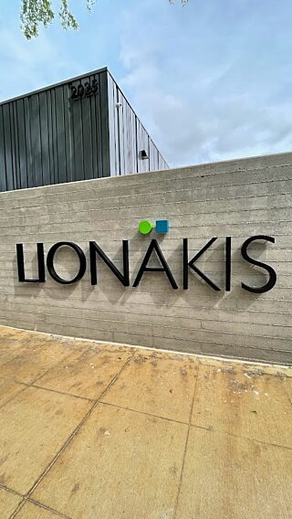 Lionakis 18